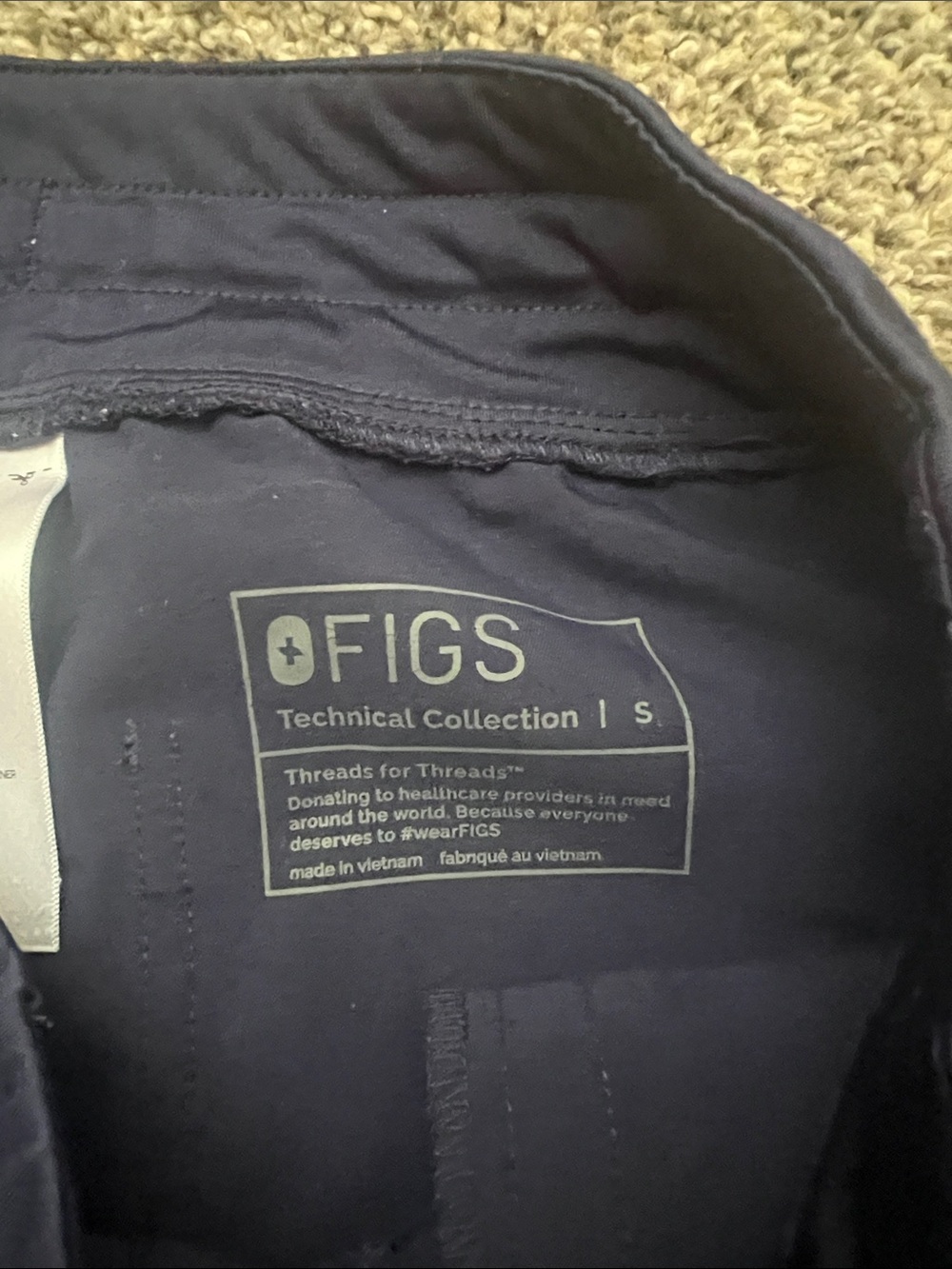Figs Women’s Yola Highwaisted Navy Blue Drawstring Cargo Scrub Pants - Picture 2 of 3